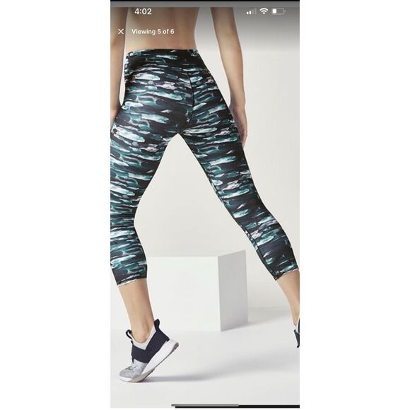 Define PowerHold® Mid-Rise Capri - Picture 2 of 6